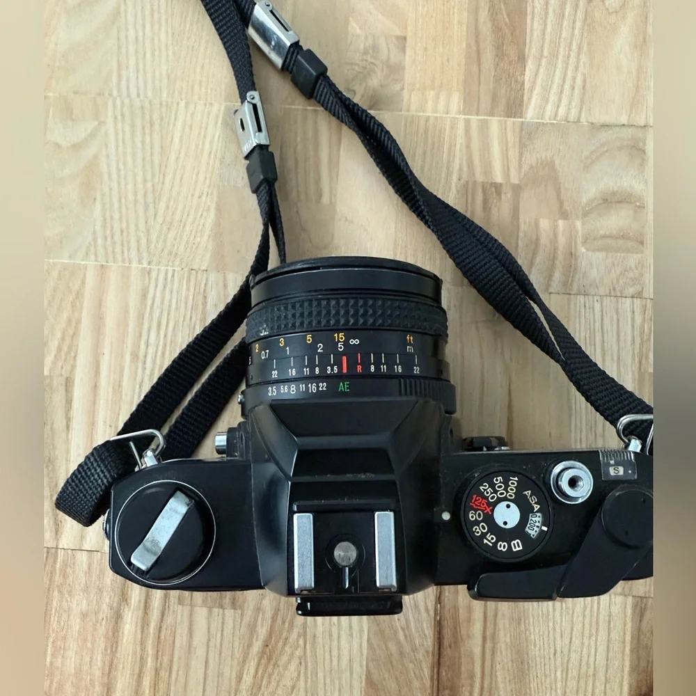 Konica Autoreflex TC 35mm Film Camera 40/1.8 Lens Vivitar Auto 252 Flash